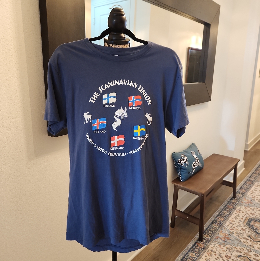 Men's Scandinavian Union Graphic Tee - Navy Blue